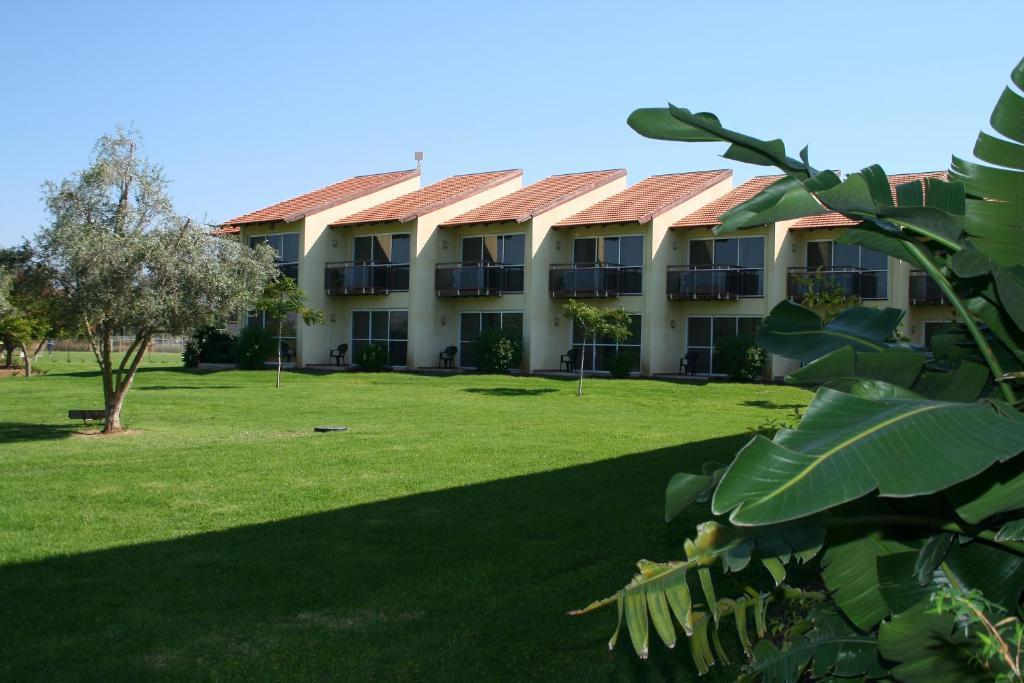 Pastoral Hotel - Kfar Blum Extérieur photo